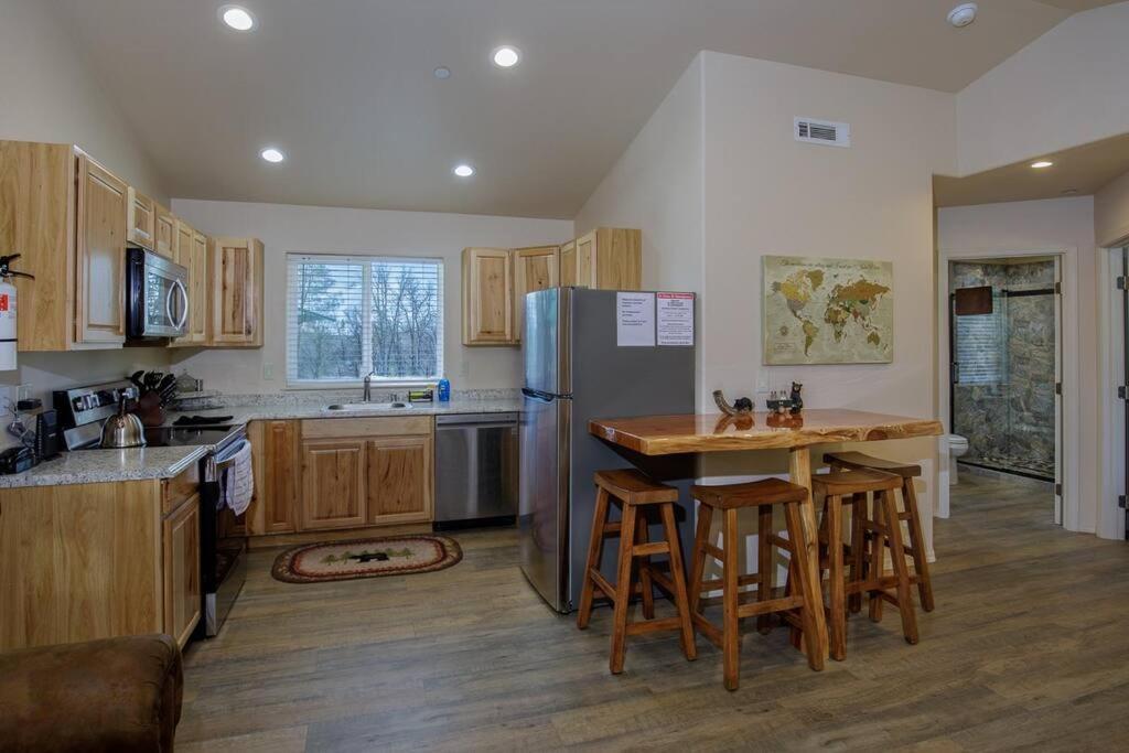 Cozy Cub Cabin, Brand New Home Near Yosemite Марипоса Экстерьер фото
